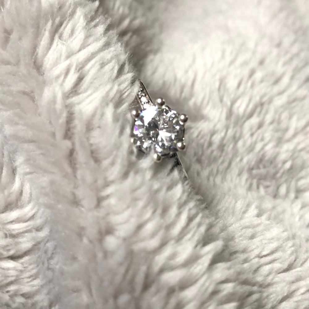 Diamond ring - Picture 3 of 8